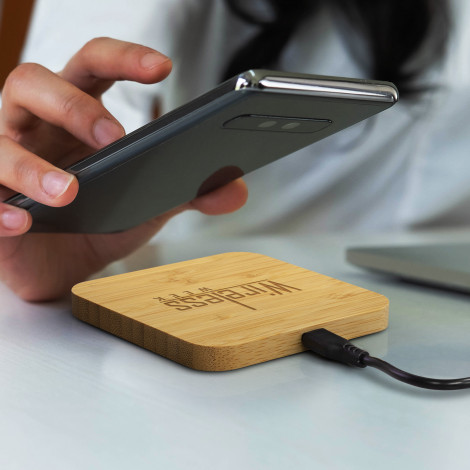 TR126409 - NATURA Bamboo Wireless Fast Charging Hub - 9.jpg