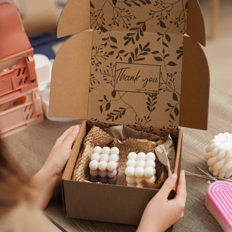 TR127039 - Die Cut Box with Locking Lid - 167x167x83mm - 4.jpg